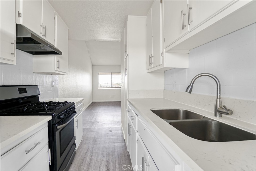753 Cerritos Property Photo 16