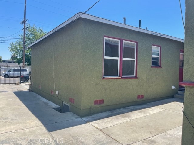10807 Compton Avenue Property Photo 1