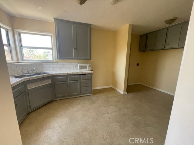 10807 Compton Avenue Property Photo 4