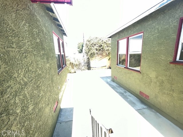 10807 Compton Avenue Property Photo 11