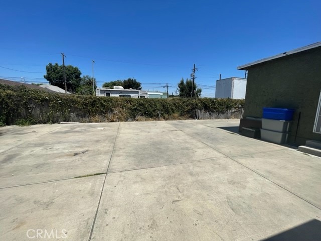 10807 Compton Avenue Property Photo 12