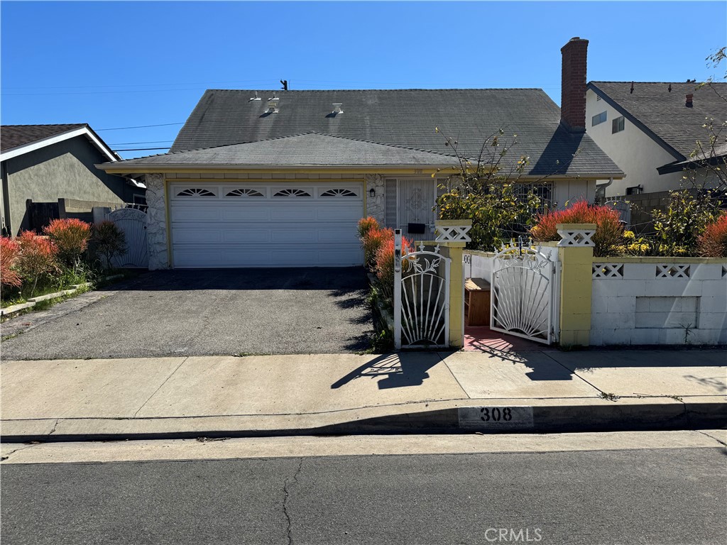 308 W 231st Street Property Photo