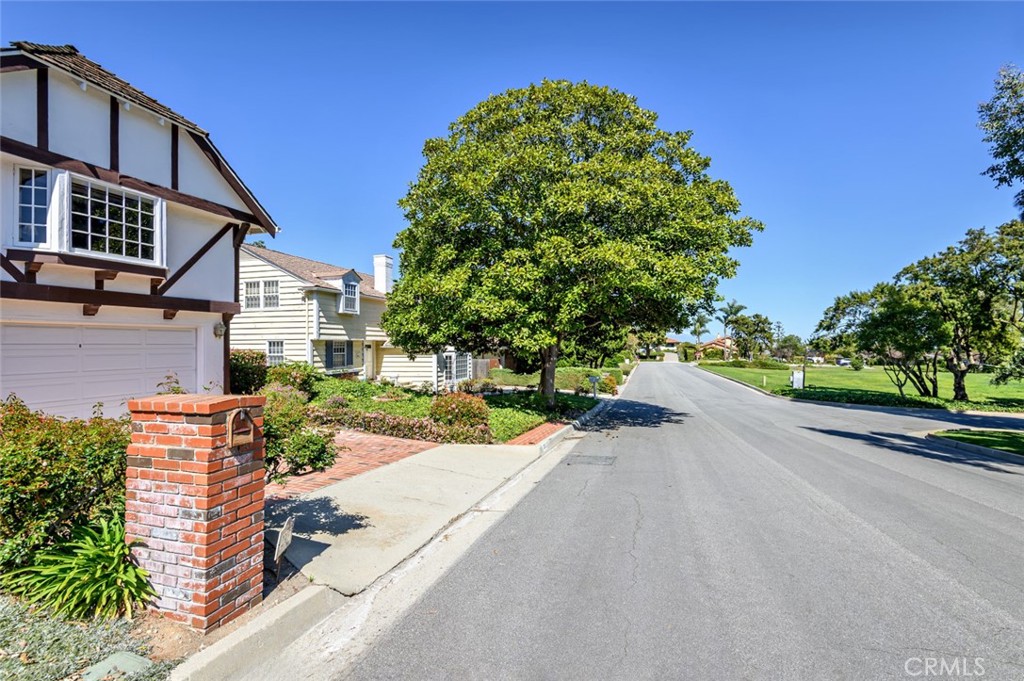 2303 Via Alamitos Property Photo 2