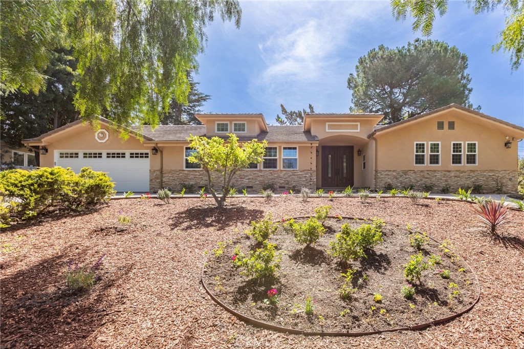 4 Singletree Lane Property Photo
