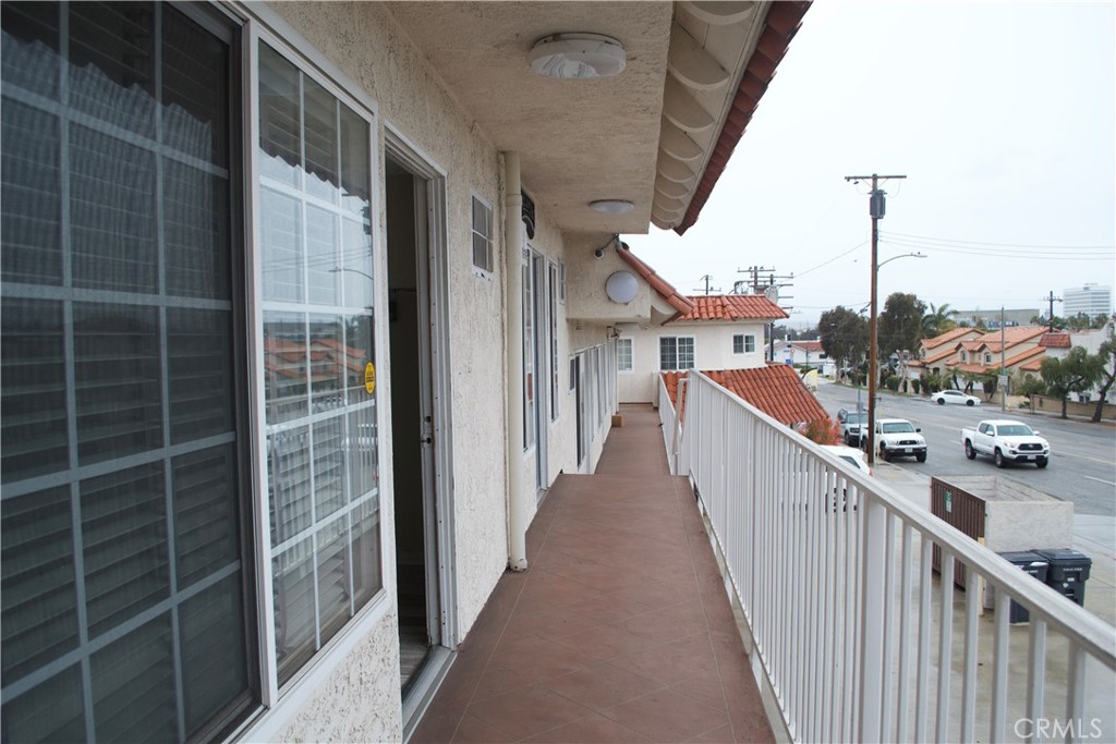 909 Aviation Blvd. 3 Property Photo