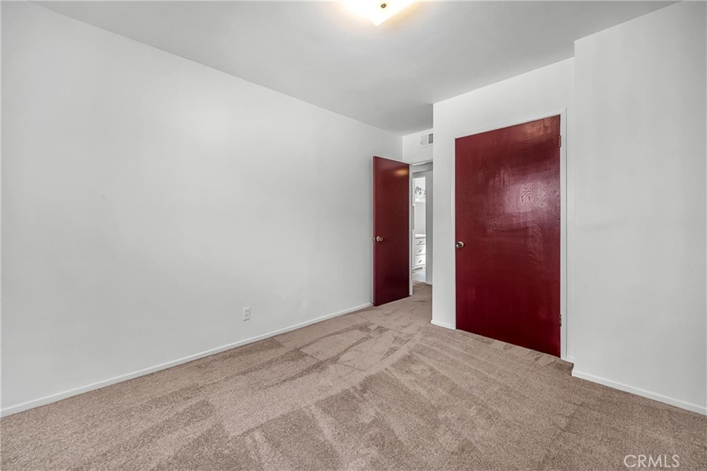11838 Oxford Avenue Property Photo 9