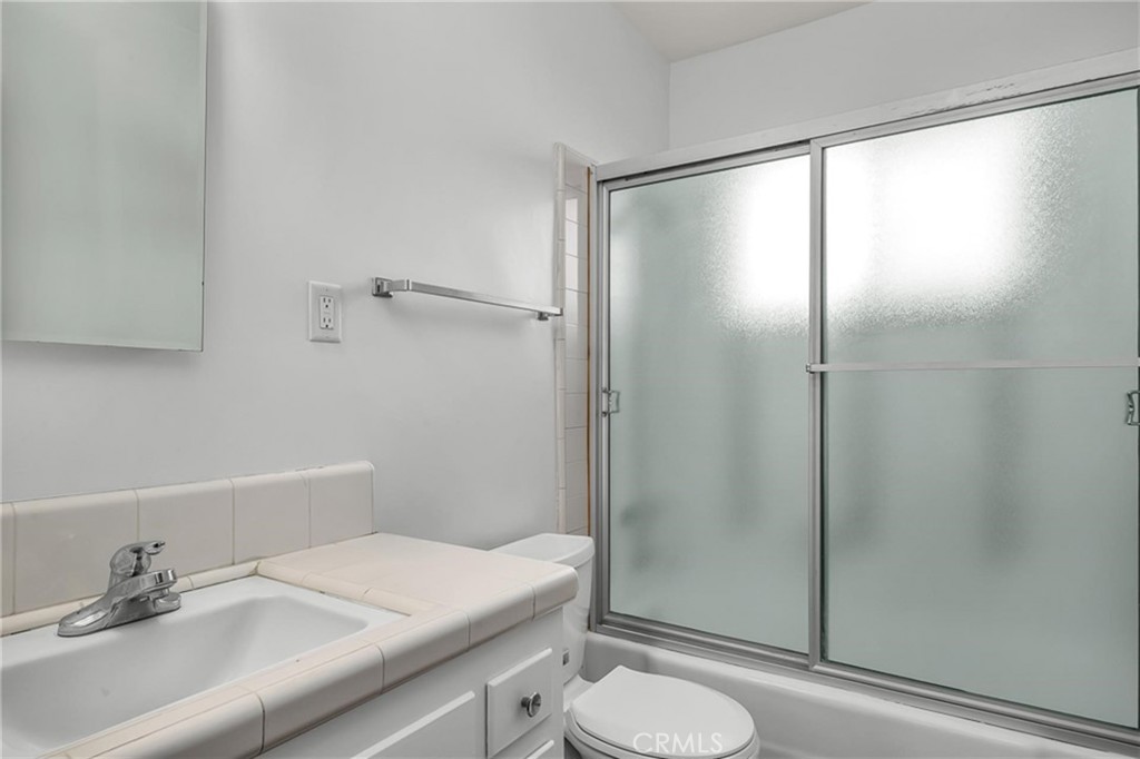 11838 Oxford Avenue Property Photo 13
