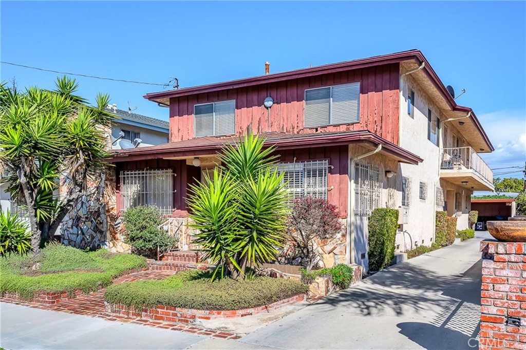 11838 Oxford Avenue Property Photo