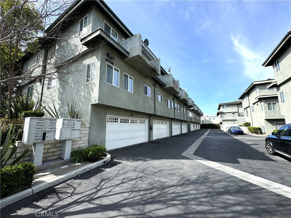 16629 Yukon Avenue Property Photo