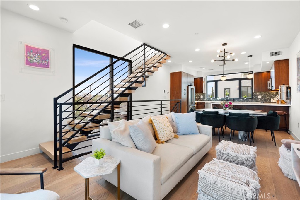 11300 Victory Boulevard Property Photo