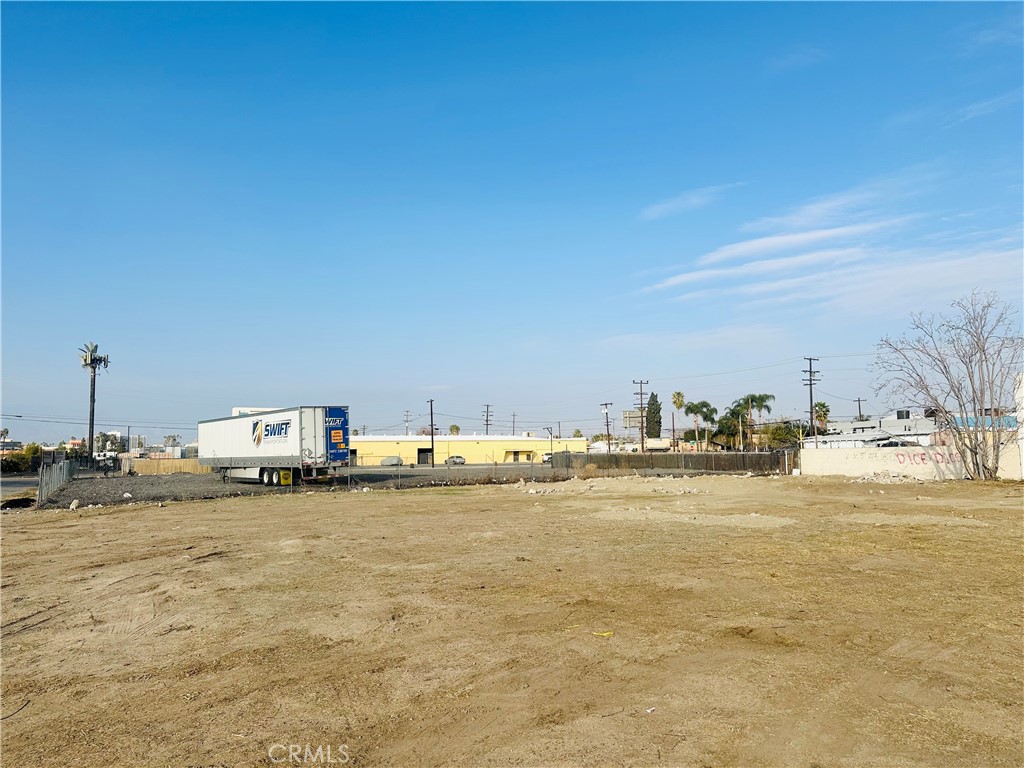 323 S Mayfield Avenue Property Photo 1