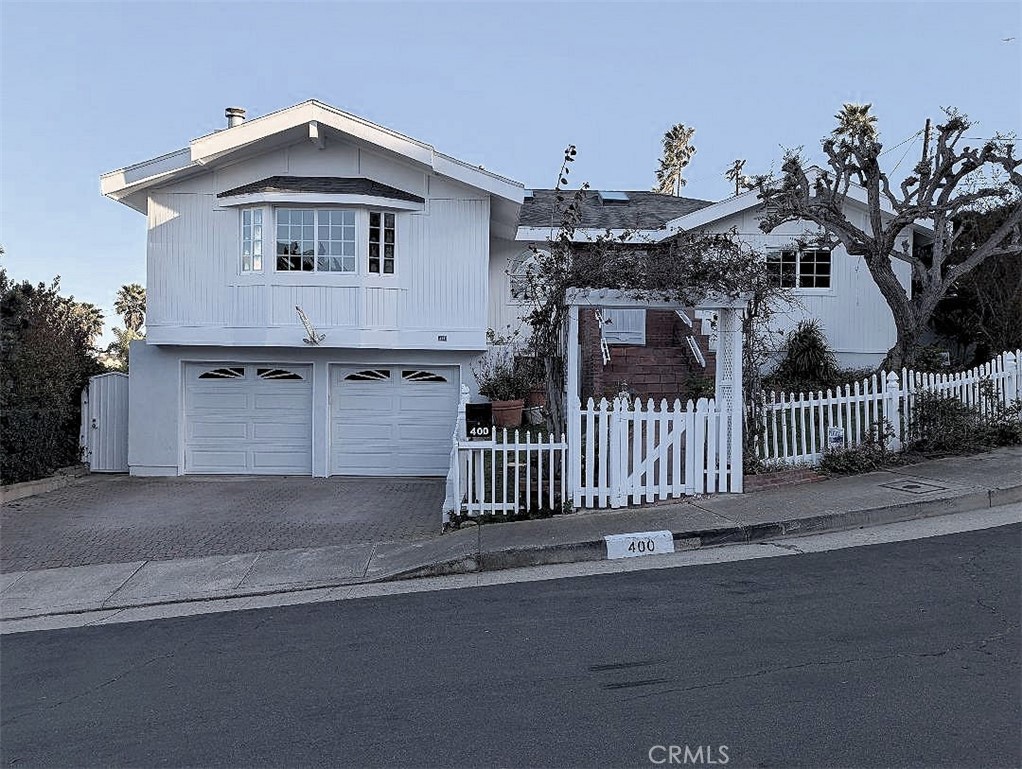 400 Campdell Street Property Photo