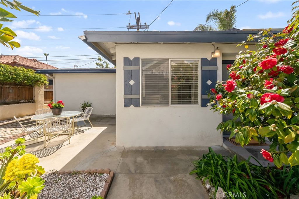 208 Knob Hill Avenue A Property Photo