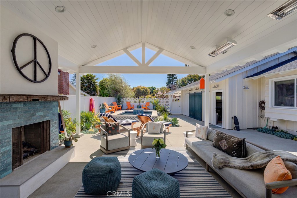 138 Paseo De Gracia Property Photo