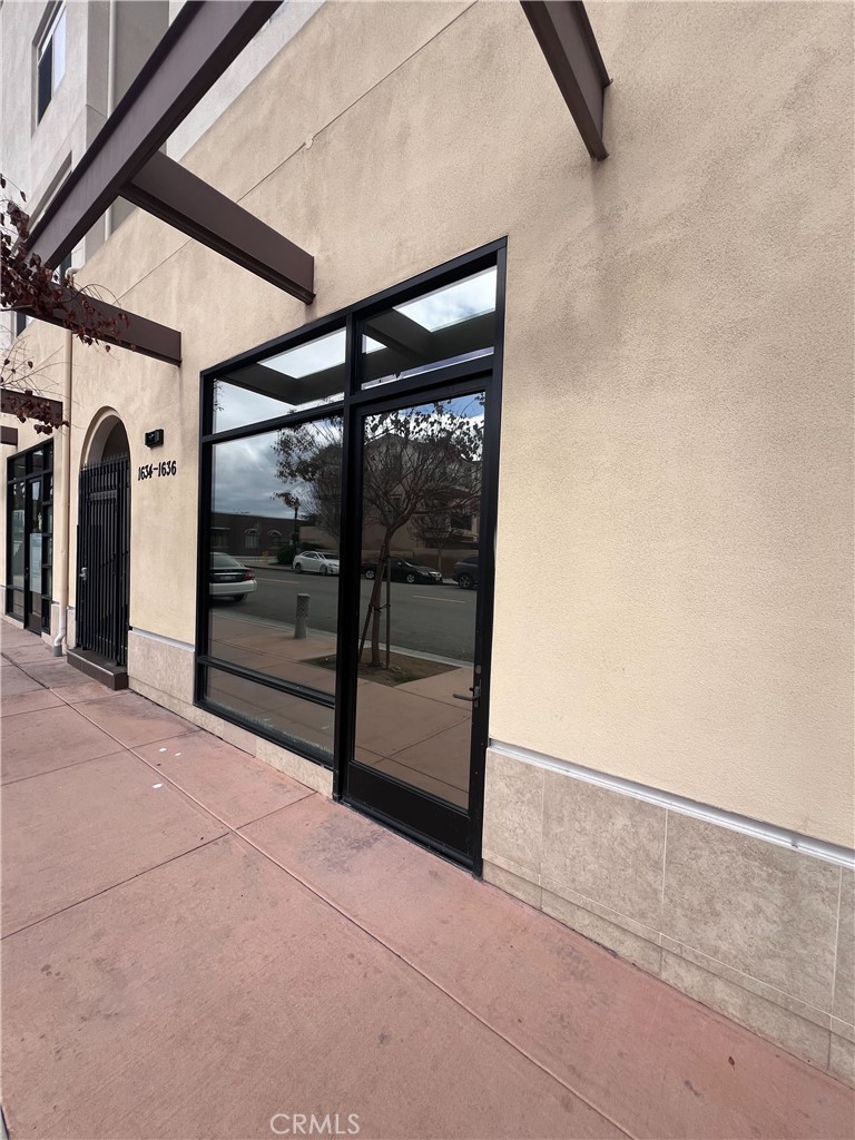 1636 Gramercy Property Photo