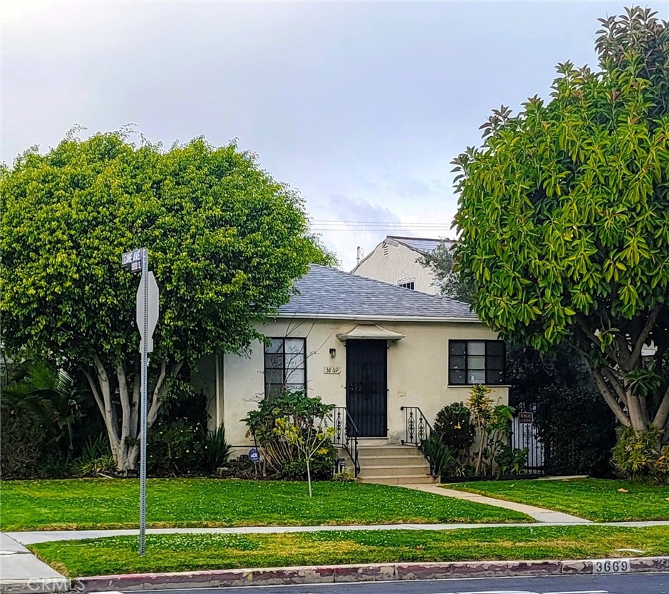 5868 Deane Avenue Property Photo 1
