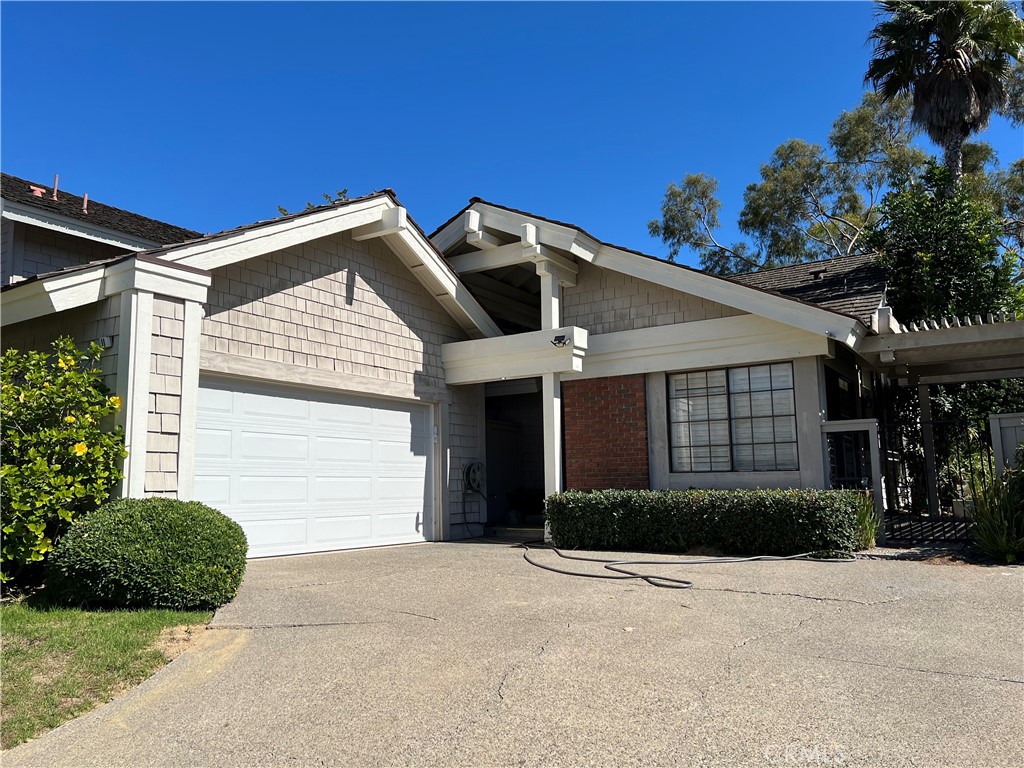 11 Candlebush Property Photo