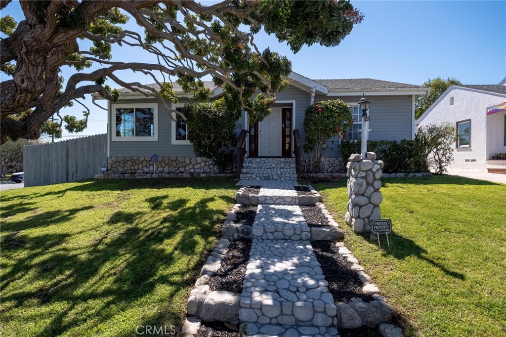 6200 W 77th Street Property Photo