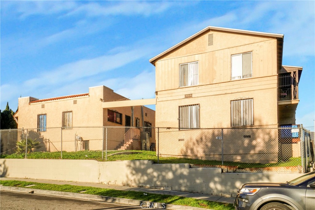11137 Van Buren Ave Property Photo