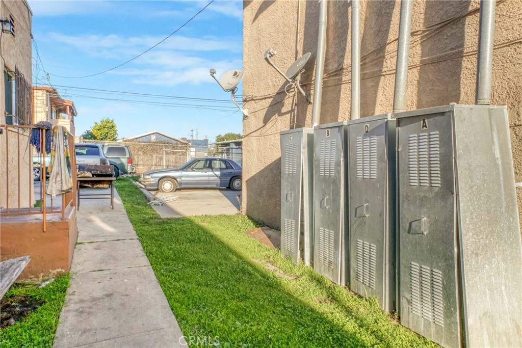 11139 Van Buren Ave Property Photo 7