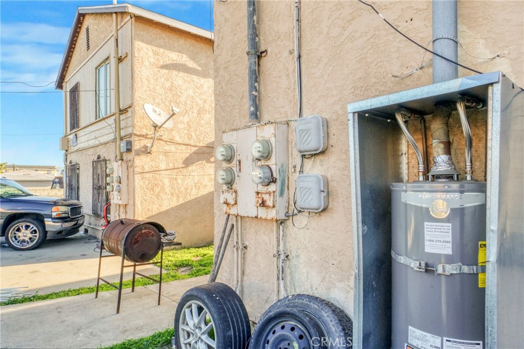 11139 Van Buren Ave Property Photo 9