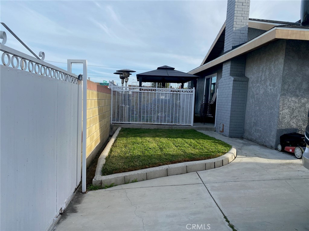 879 E Turmont Street Property Photo 16