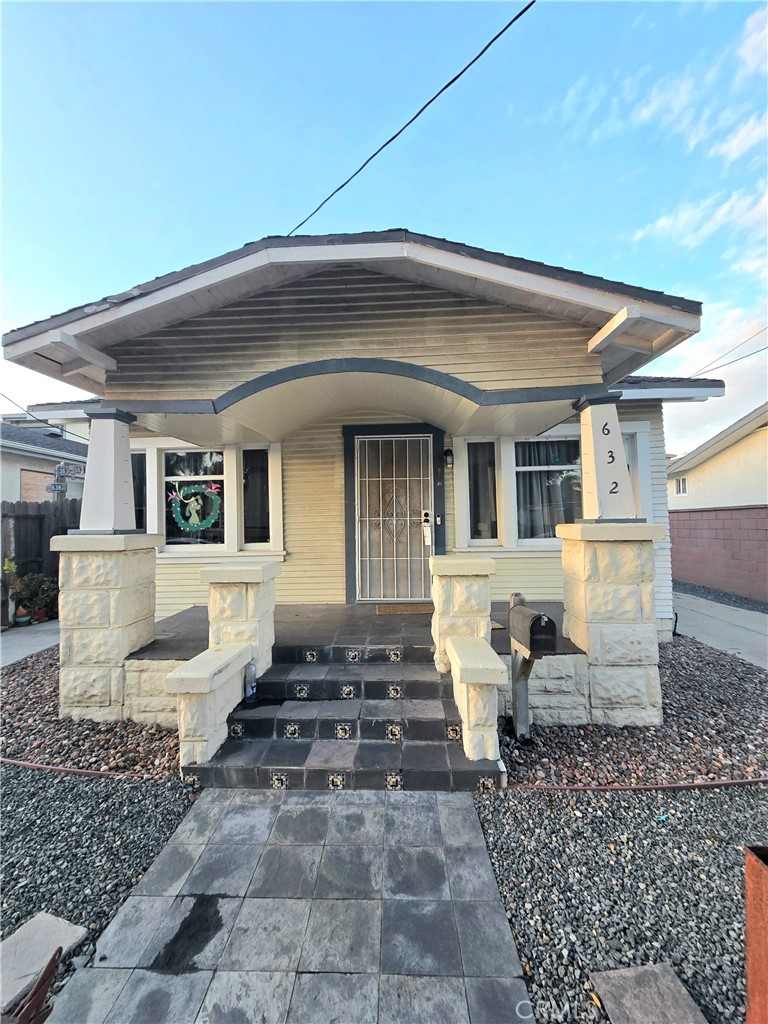 632 W 18th Street Property Photo
