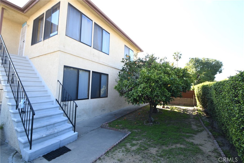 975 17th Street W Property Photo 4