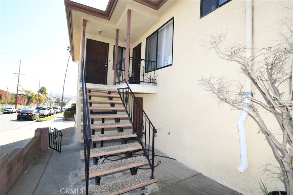 975 17th Street W Property Photo 6