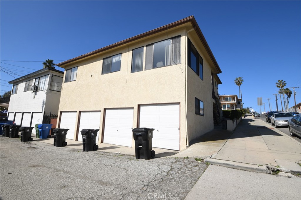 975 17th Street W Property Photo 7