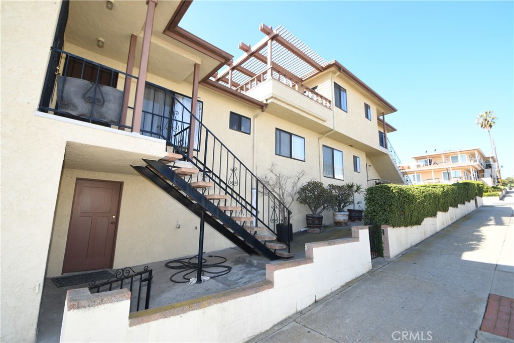 975 17th Street W Property Photo 8
