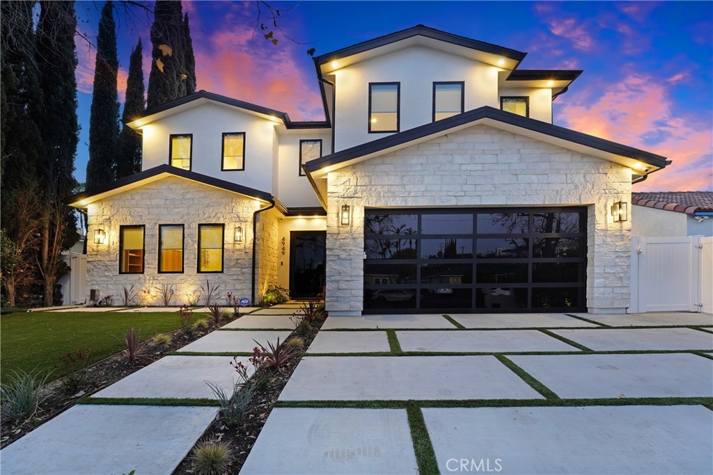 4949 Petit Avenue Property Photo
