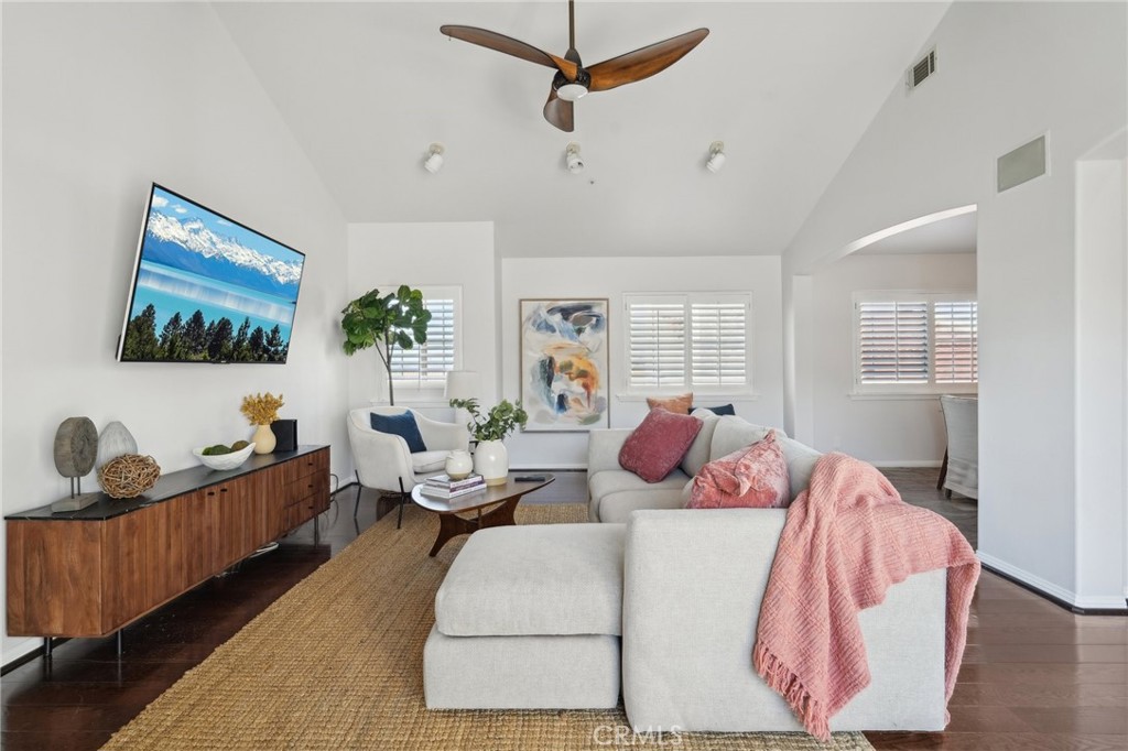 151 N Redondo Bch | Villas North Real Estate Listings Main Image