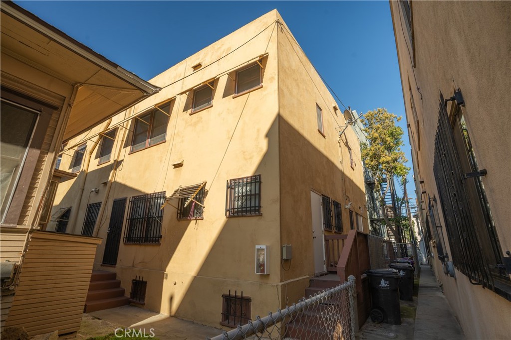 334 W 5th Street Property Photo 7