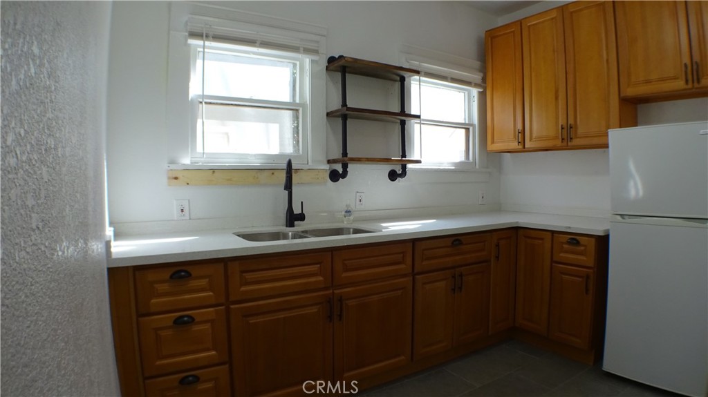 334 W 5th Street Property Photo 9