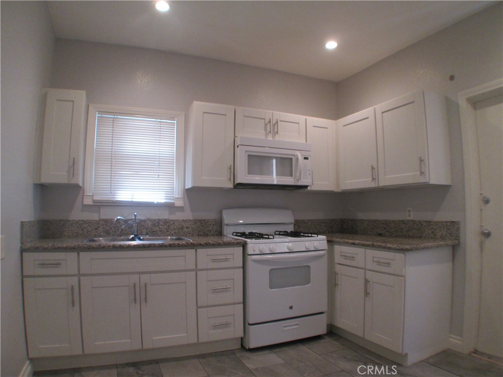 334 W 5th Street Property Photo 21