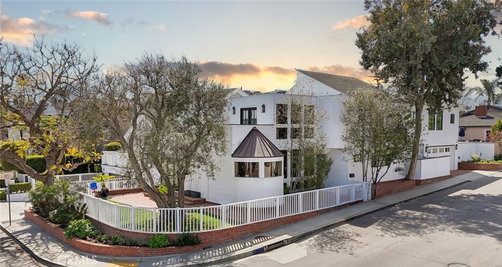 3013 N Poinsettia Avenue Property Photo