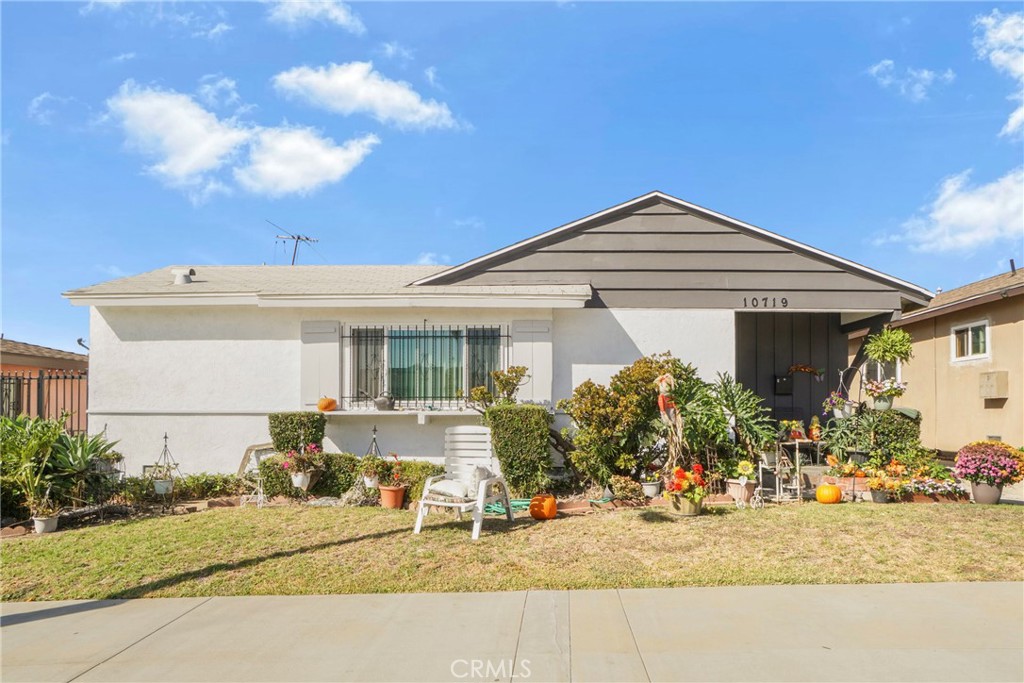10719 S Van Ness Avenue 3 Property Photo 1