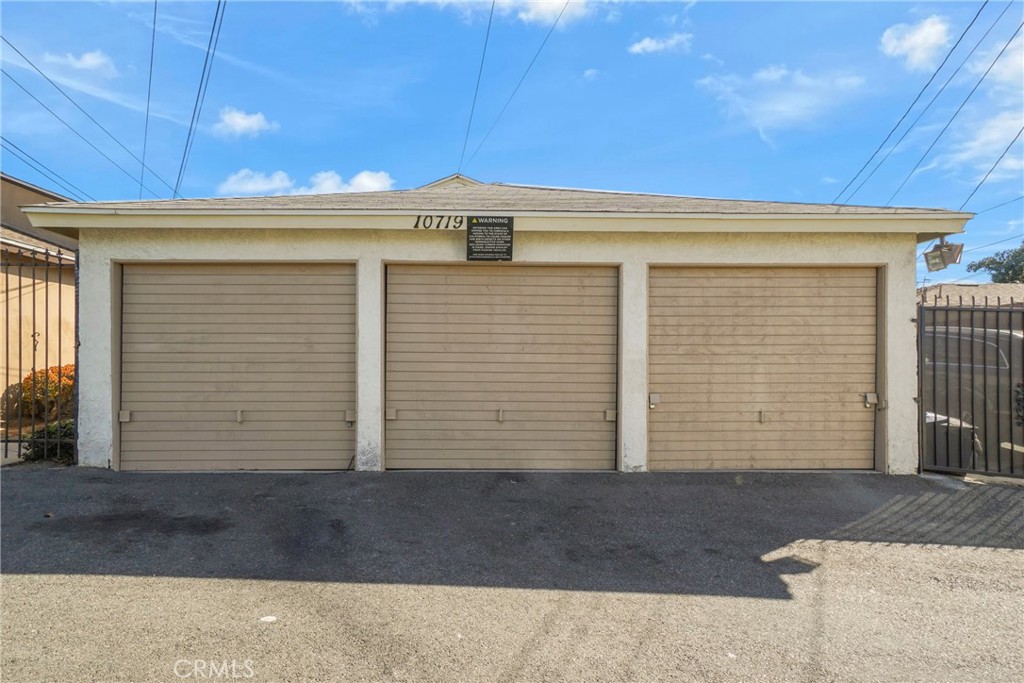 10719 S Van Ness Avenue 3 Property Photo 8
