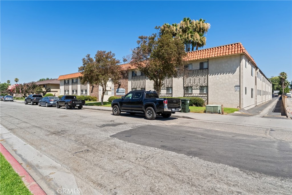 4641 Arlington Avenue Property Photo 4