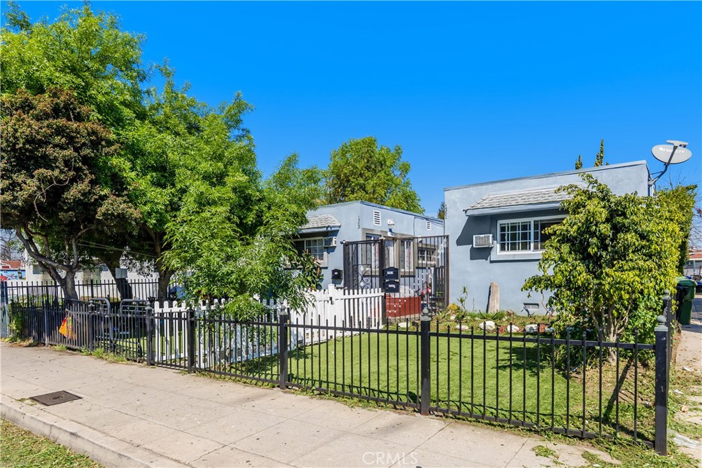 1361 W Vernon Avenue Property Photo 2
