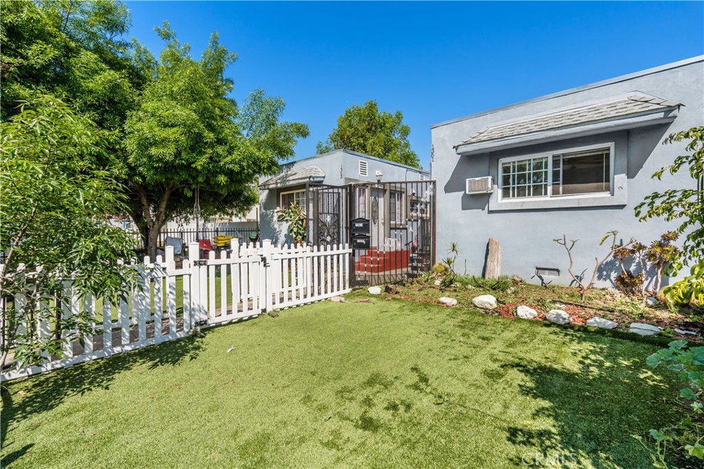 1361 W Vernon Avenue Property Photo 3