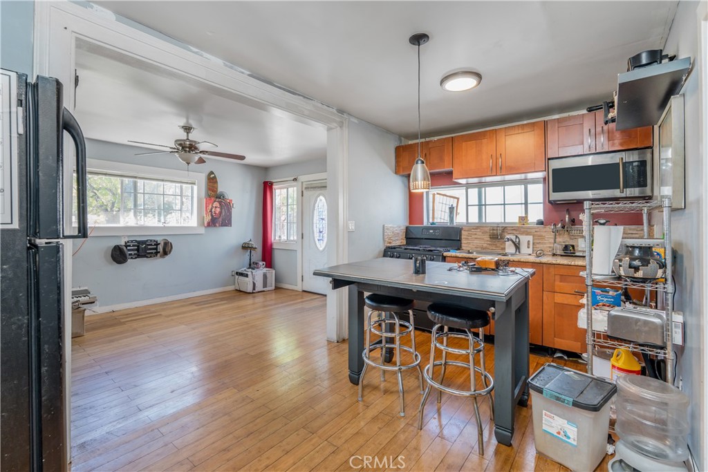 1361 W Vernon Avenue Property Photo 12
