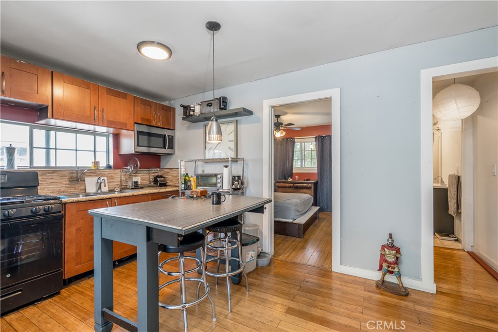 1361 W Vernon Avenue Property Photo 15
