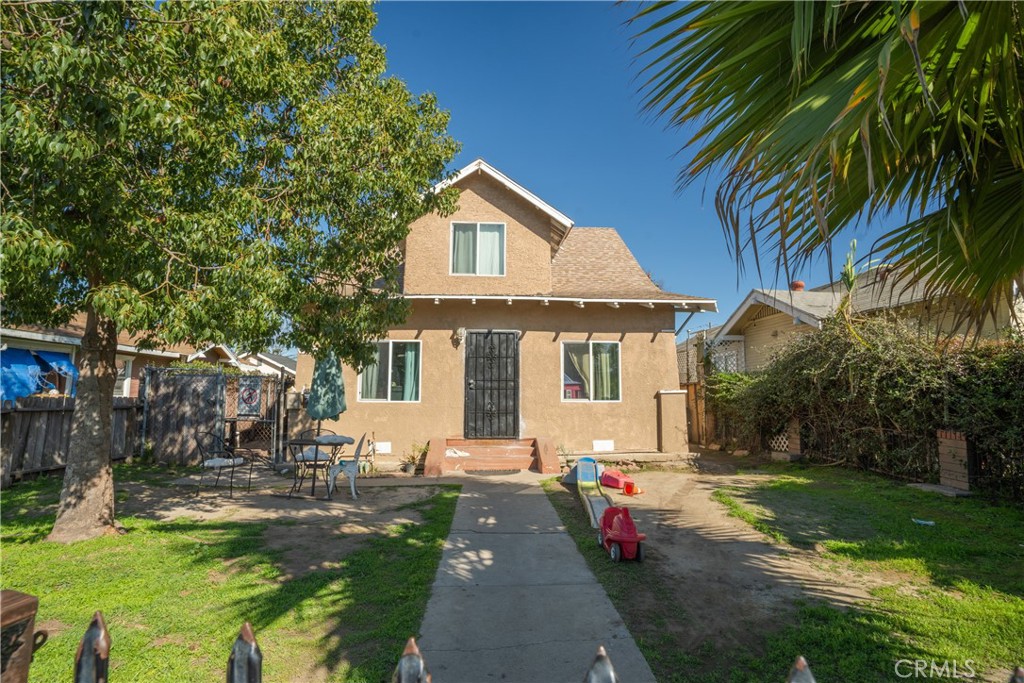 816 Alamitos Avenue Property Photo 2