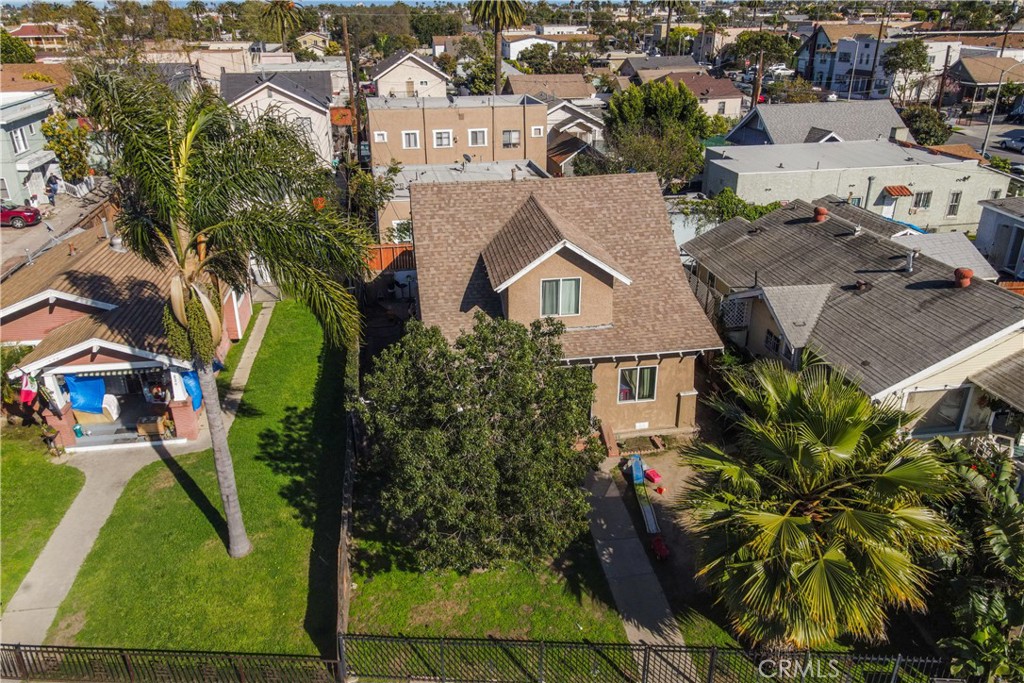 816 Alamitos Avenue Property Photo 3