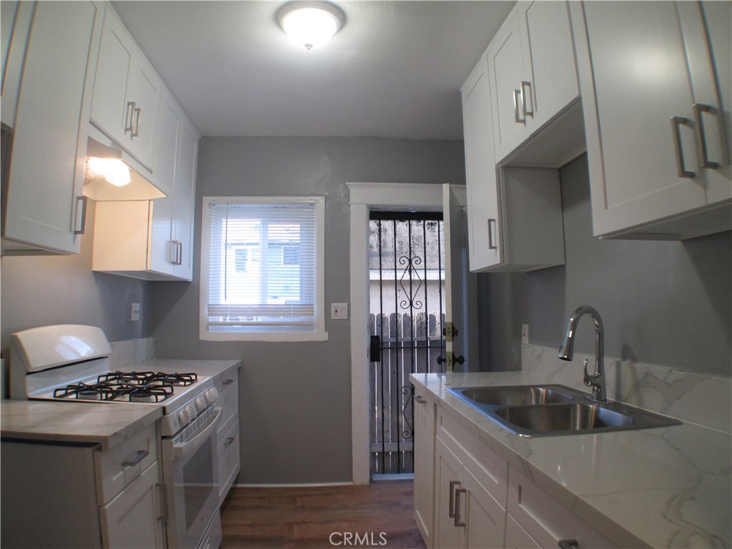816 Alamitos Avenue Property Photo 11