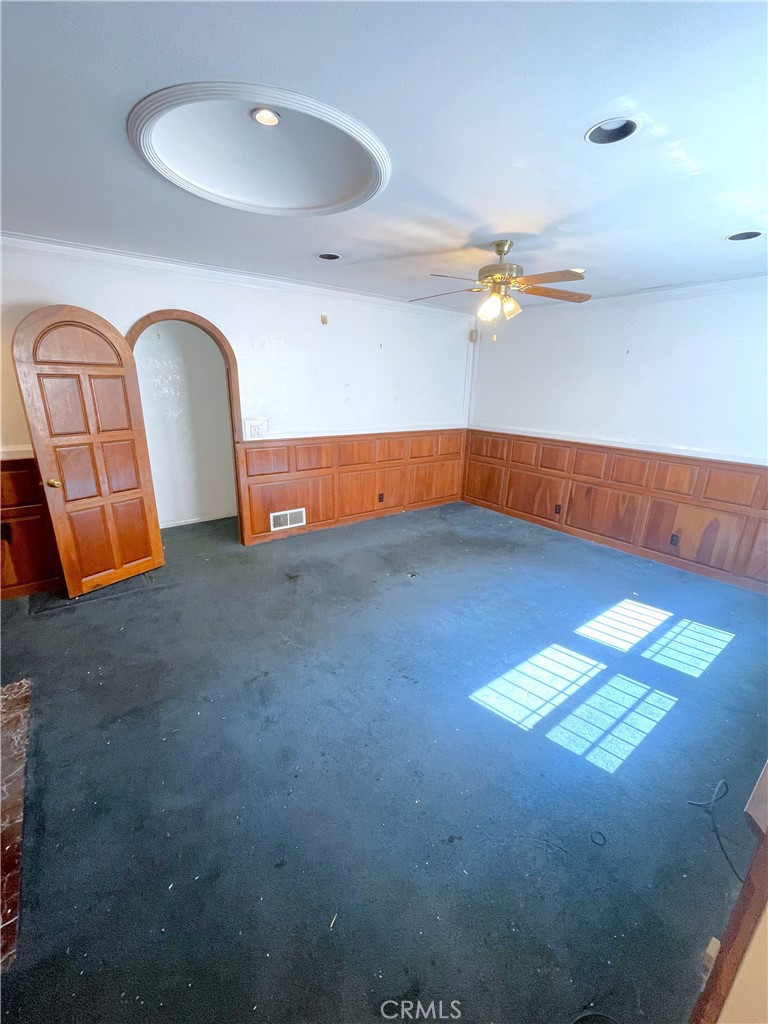 615 W 9th Street Property Photo 7