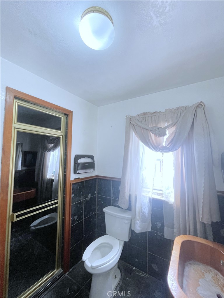 615 W 9th Street Property Photo 12