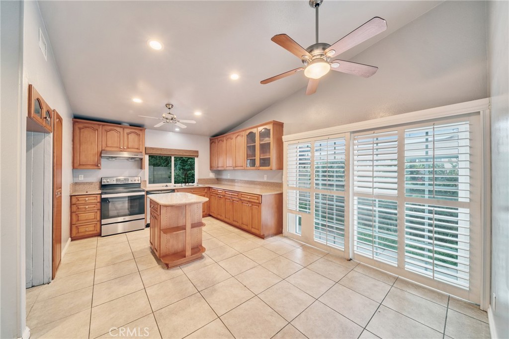 13058 Droxford Street Property Photo 6